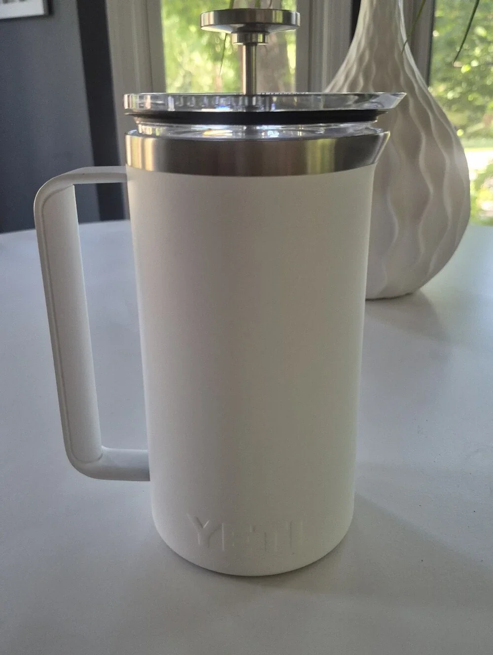 Yeti White Ceramic Lined French Press with Handle 34 Oz